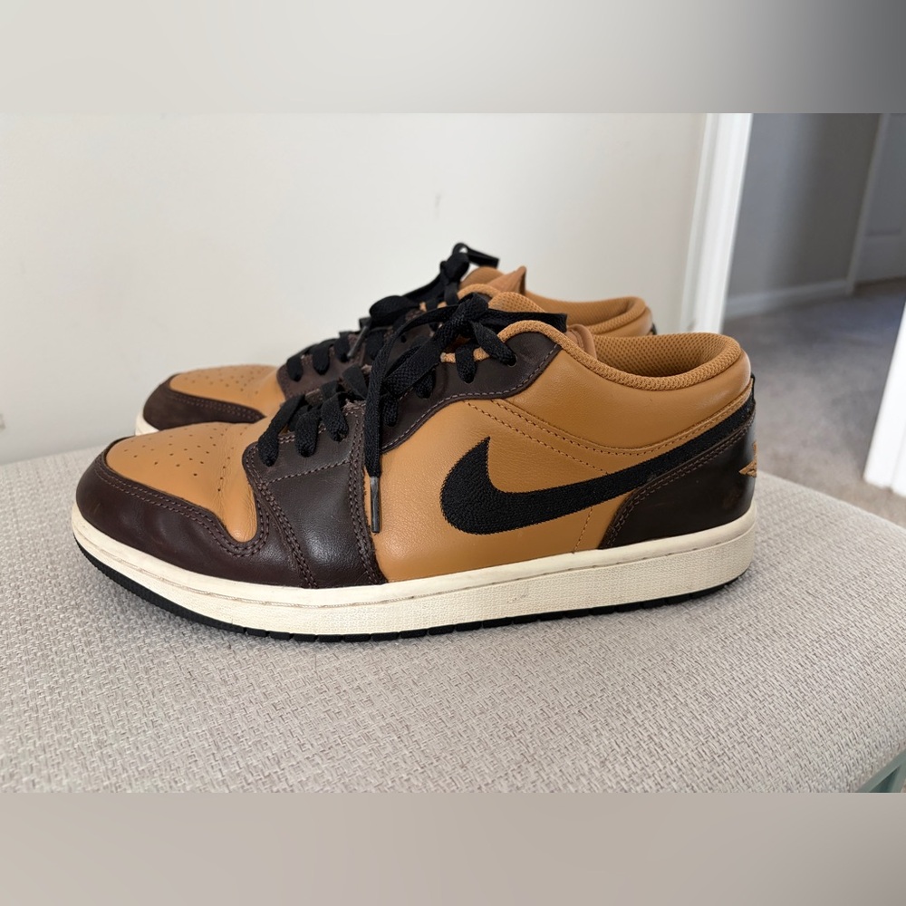 Men's Jordan 1 Low SE Flax/Black-Baroque Brown